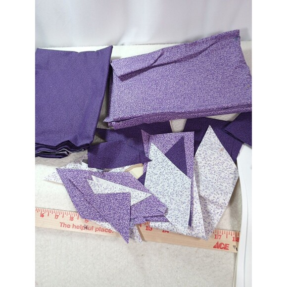 Easy Quilt Kit Carpenter’s Wheel by Debby Kratovil 32.5" Fabric Included - Picture 5 of 16